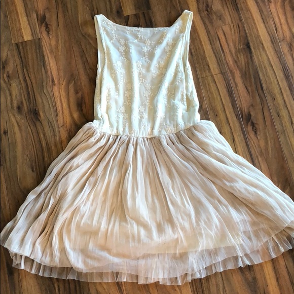 Cream Dress. Size medium. - Picture 2 of 3